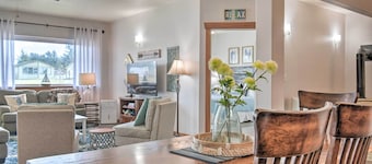 Waterfront Vacation Rental in Ocean Shores