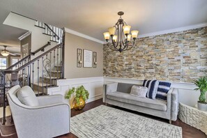 Living area - Luxe Home 30 Miles to Houston w/ Pool & Grill (Cypress)
