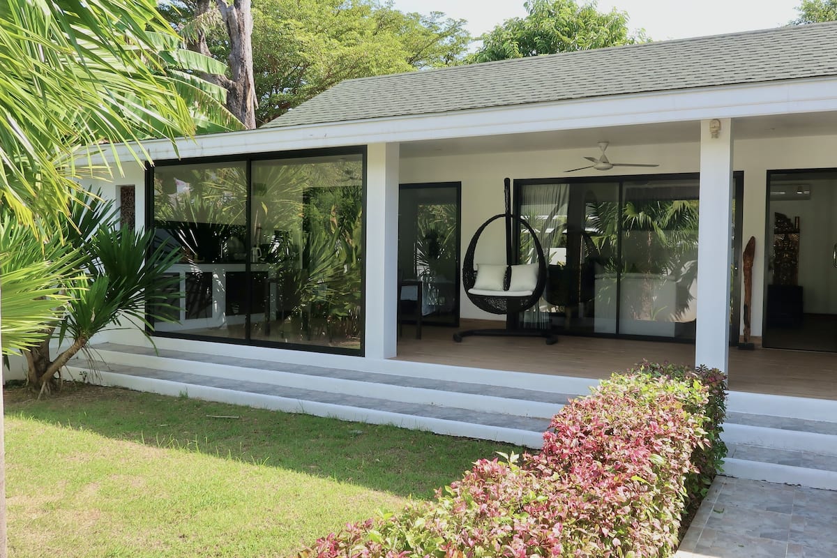 Family Villa | Premium bedding, memory foam beds, in-room safe, laptop workspace