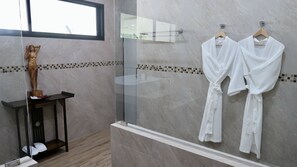 Shower, rainfall showerhead, hair dryer, bathrobes - Jasmine Village (Rawai)