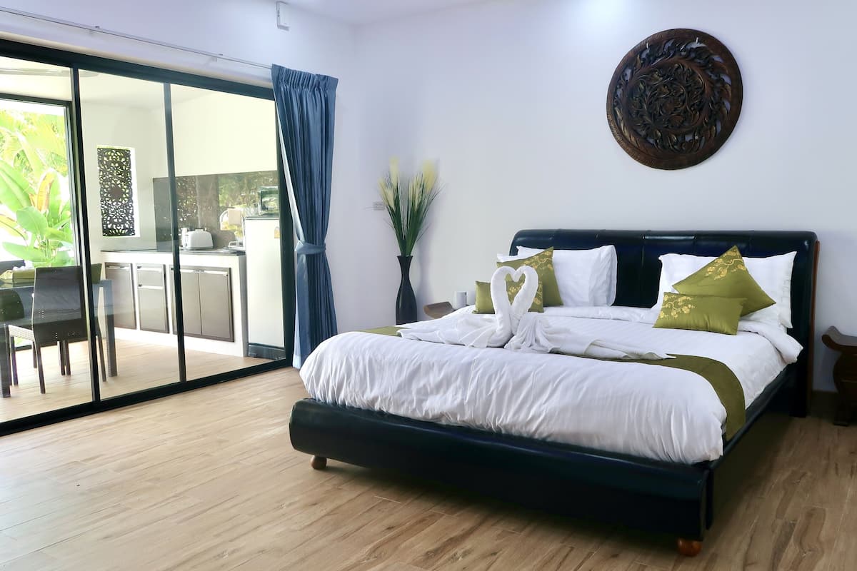 Classic Villa | Premium bedding, memory foam beds, in-room safe, laptop workspace