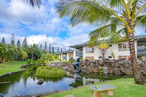 Property grounds - Beautiful Kauai North Shore condo, 2Br/2Ba! Pool, hot tub, AC! (Princeville)