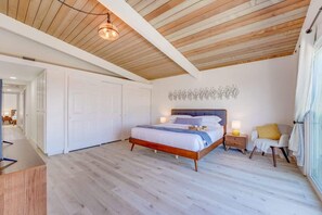 4 bedrooms, iron/ironing board, WiFi, bed sheets - Endless Views Beautiful mid-century home (San Diego)