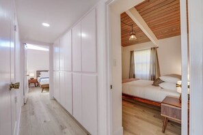 4 bedrooms, iron/ironing board, WiFi