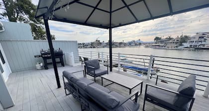 Paradise Home in Discovery Bay minutes to fast water