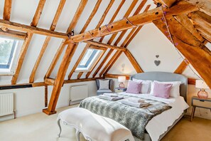5 bedrooms, free WiFi, bed sheets