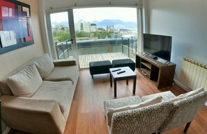 Panoramic-Apartment, 2 Schlafzimmer, Buchtblick | Wohnbereich
