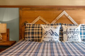 3 Schlafzimmer, Schreibtisch, Bügeleisen/Bügelbrett, Reisekinderbett