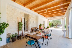 Outdoor dining