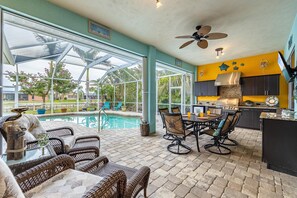 Dining - Solar Heated Pool, Hot Tub, Kayaks, Canal Views - Villa Tranquil Haven- Roelens Vacations (Cape Coral)