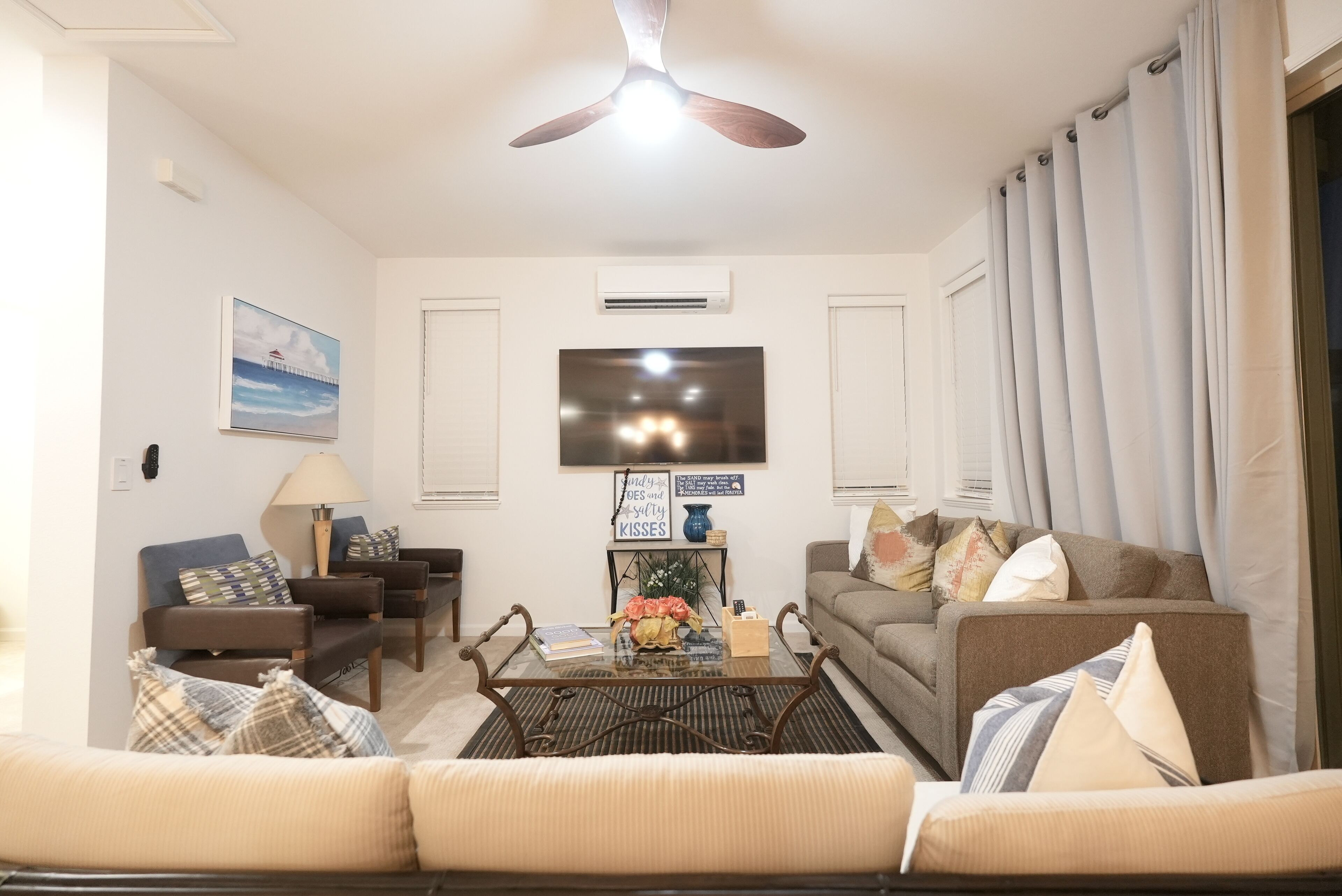 New Home w/ Ocean/Mountain Views w/ Pingpong,air hockey, Foosball & outdoor BBQ