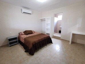 3 bedrooms, internet, bed sheets