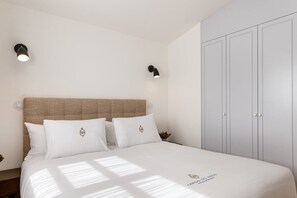 1 habitación, tabla de planchar con plancha, internet y ropa de cama 