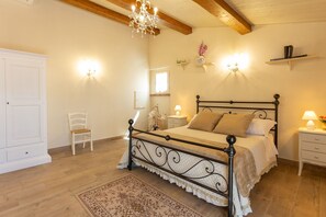 4 Schlafzimmer, Bügeleisen/Bügelbrett, Reisekinderbett, kostenloses WLAN