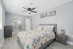 4 bedrooms, iron/ironing board, free WiFi, bed sheets