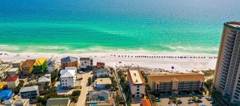 Steps to Beach & Shopping! Private Pool! 5BR/5.5BA