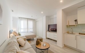 Iron/ironing board, free WiFi - Housing El Rastro by Sharing Co (Madrid)