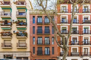 Exterior - Housing El Rastro by Sharing Co (Madrid)