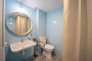 Bruser, hårtørrer, håndklæder, Shampoo