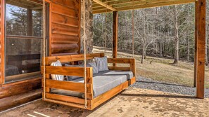 Terrace/patio - Tranquility Ranch - Hot Tub | Pool Table | Fire Pit in Private Yard (Mineral Bluff)