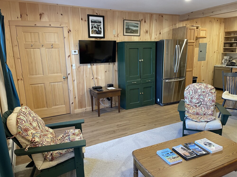 Apartment 3 in Merchants Row Building in downtown Stonington. Stonington Vrbo