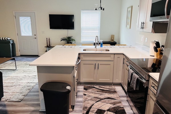 Micro-ondes, four, plaque de cuisson, lave-vaisselle