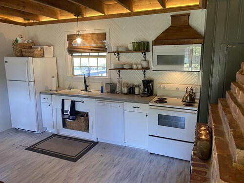 Whiffletree Farmhouse just 2 mins off I-26 & 8 mins from d-town Spartanburg!