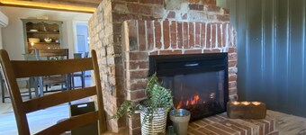 Whiffletree Farmhouse just 2 mins off I-26 & 8 mins from downtown Spartanburg!