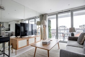 Fernseher, Stereoanlage