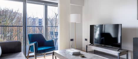 テレビ、ステレオ
