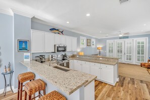 Fridge, microwave, oven, stovetop - Renovated Anglers Reef 2BR + Sleeper + Ocean Views, Pool, Marina, Sleeps 8 (Islamorada)