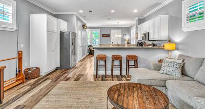 Renovated Anglers Reef 2BR + Sleeper + Ocean Views, Pool, Marina, Sleeps 8