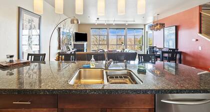 #HabitueHomes - The Zen Den - Downtown Living!