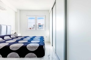 2 bedrooms, iron/ironing board, free WiFi