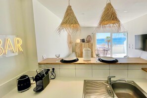 Interior - Charming apartment for rent in Roses, Costa Brava! 0 meters from the beach. Enjoy the community pool and sea views. (Roses)