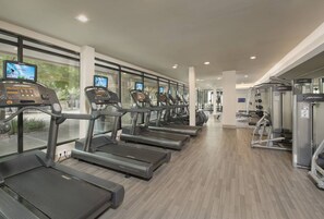 Fitness facility - Amazing Domain 1BR w/ Gym, Pool & W/D, nr restaurants, by Blueground (Austin)