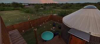 Luxury Glamping Yurt on 1 acre!