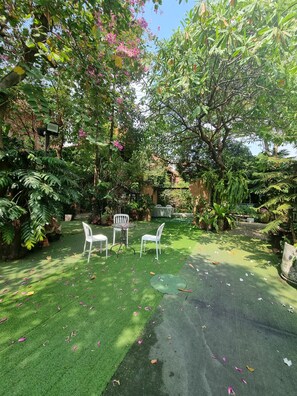 Outdoor wedding area - Ruennakornin (Bang Kruai)