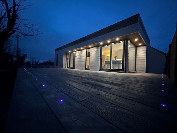 Exterior - Lowern, a luxury retreat near Menai Bridge (Menai Bridge)