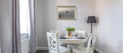 تناول الطعام