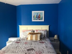 2 bedrooms, desk, iron/ironing board, free WiFi
