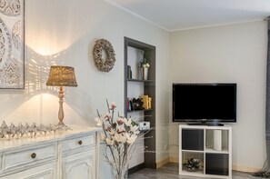 Interior - Holiday Apartment "Femeer 01" with Private Terrace & Wi-Fi (Wilhelmshaven)