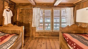 9 bedrooms, iron/ironing board, free WiFi, bed sheets