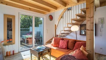 Flat-screen TV, stereo