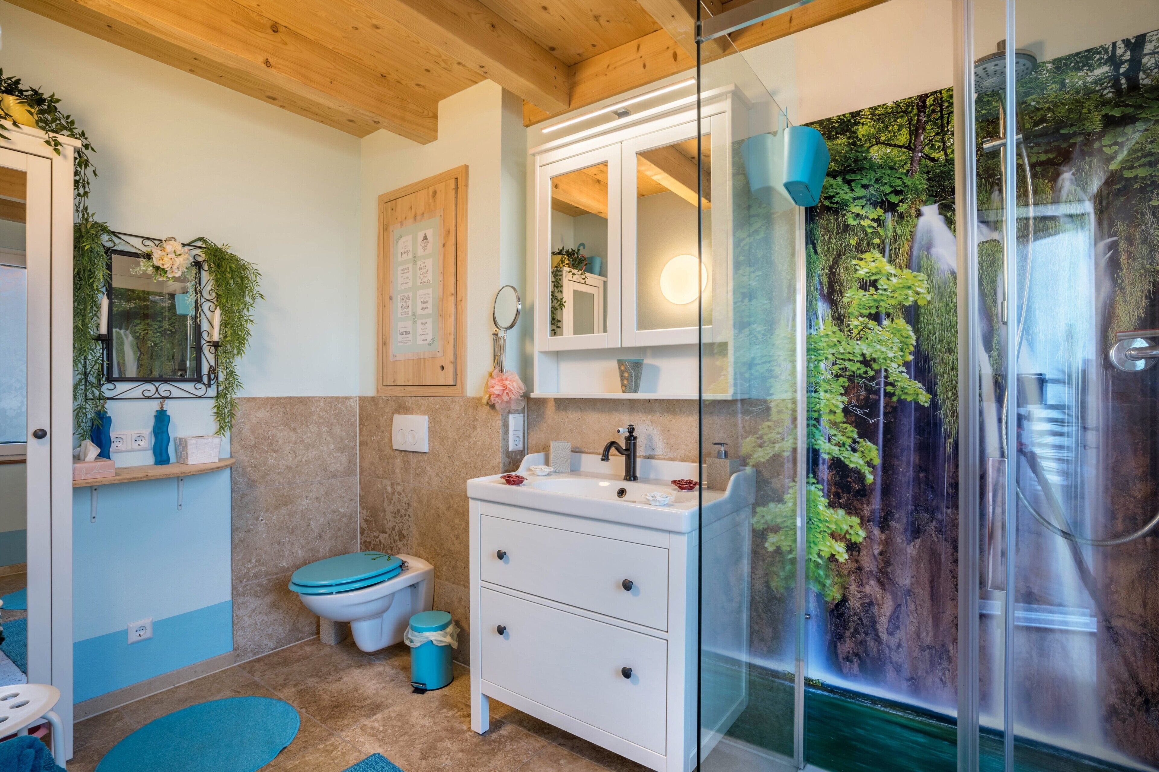 Dusche, Haartrockner, Handtücher