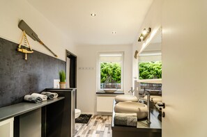 Bruser, hårtørrer, håndklæder