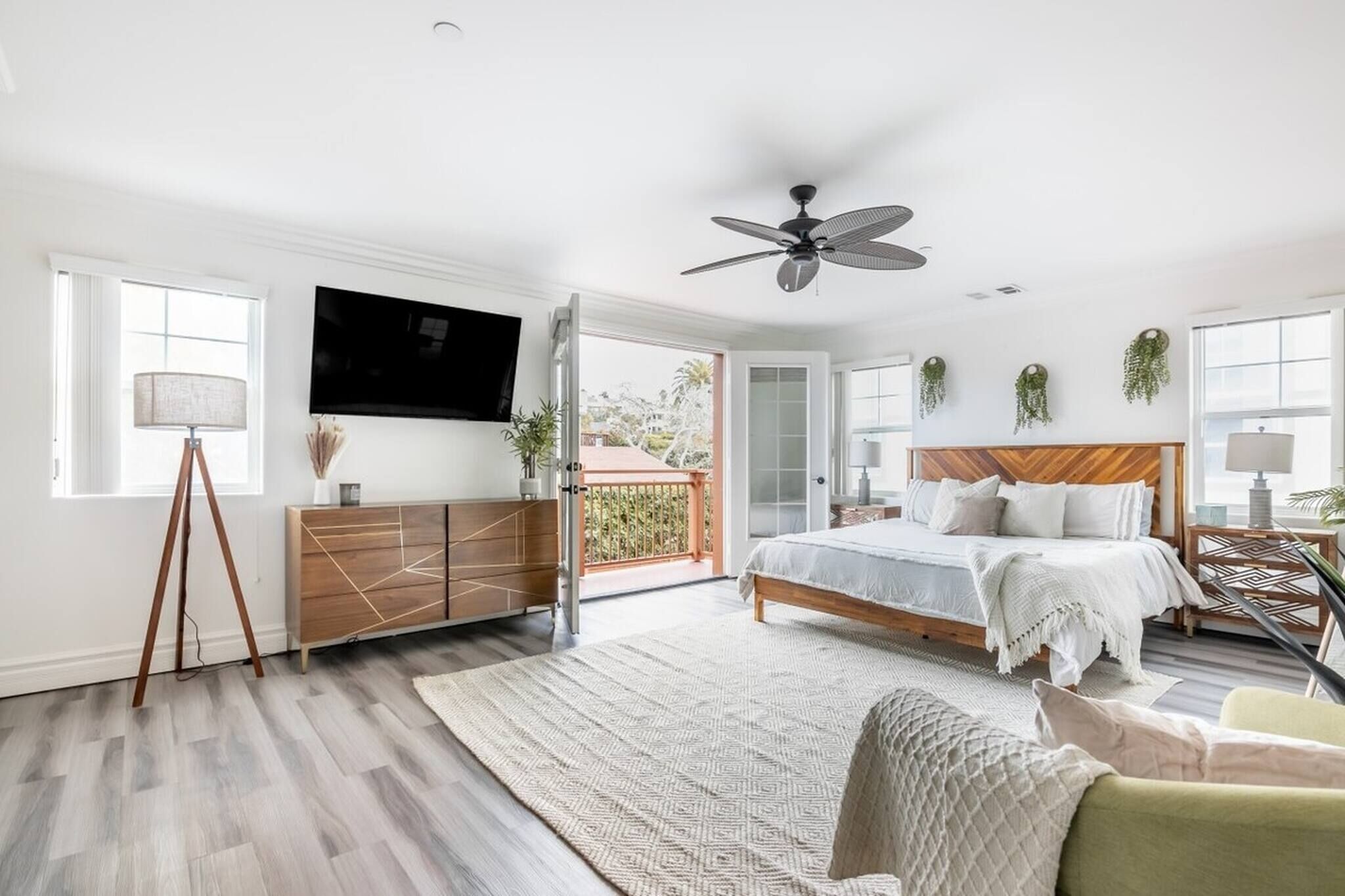 4 bedrooms, in-room safe, travel crib, WiFi (free)