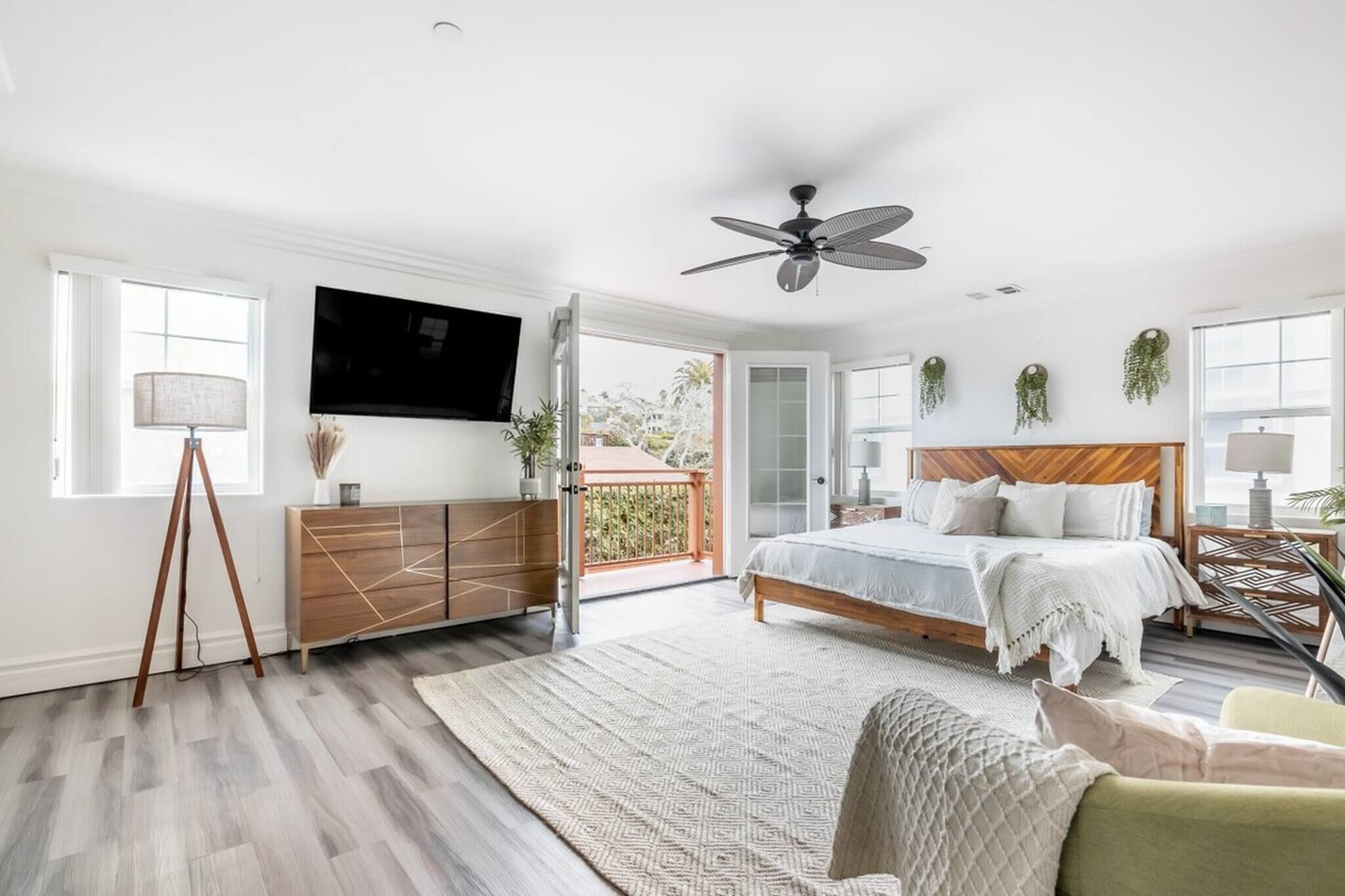 4 bedrooms, travel crib, free WiFi