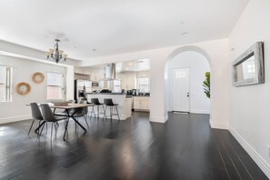 Dining - Sea La Vie 4 Bed Home (Encinitas)