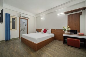 Superior Double Room, 1 Queen Bed, Non Smoking | In-room safe, desk, soundproofing, iron/ironing board - Nami Nha Trang Hotel (Nha Trang)